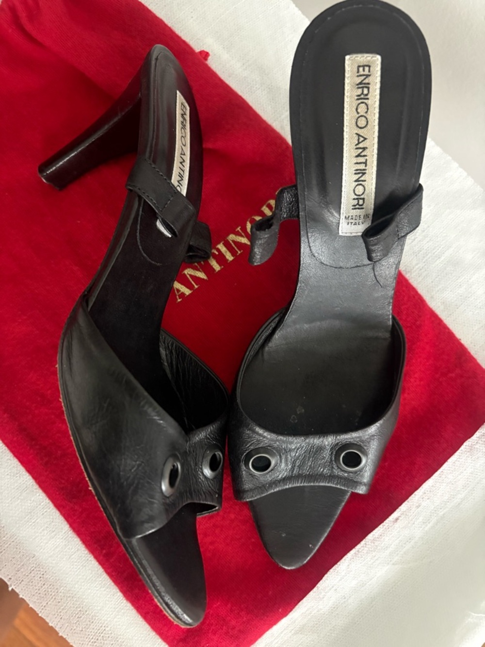 Vintage Enrico Antinori Black Leather strapped Heels - Picture 6 of 16